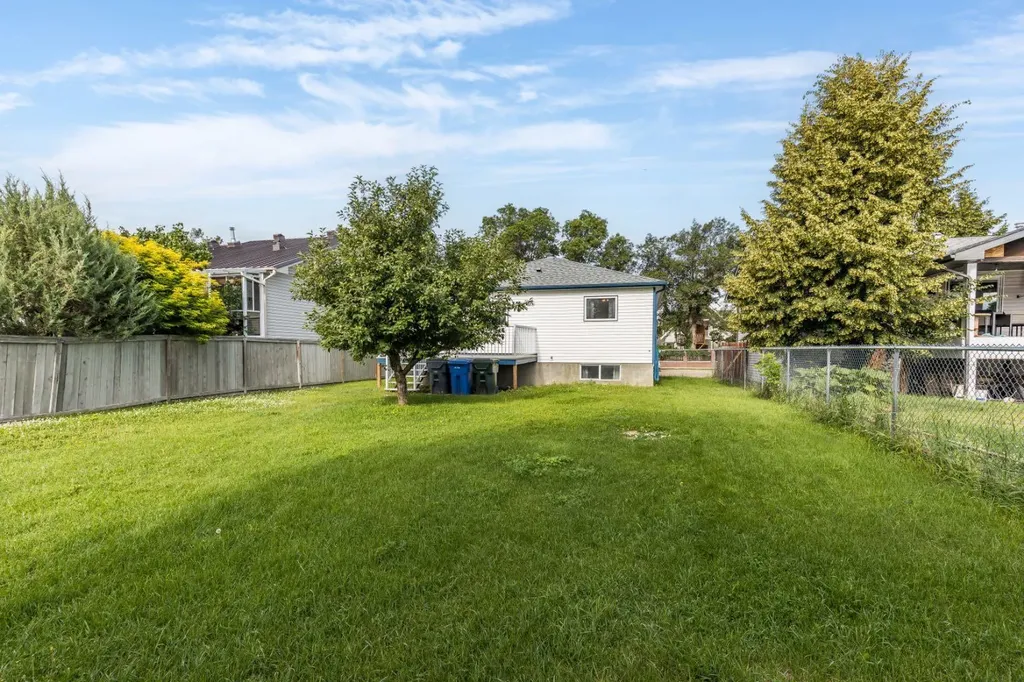 367 Woodman Avenue SE Medicine Hat AB T1A 8T6