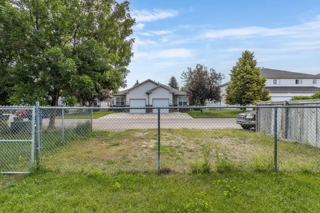 367 Woodman Avenue SE Medicine Hat AB T1A 8T6