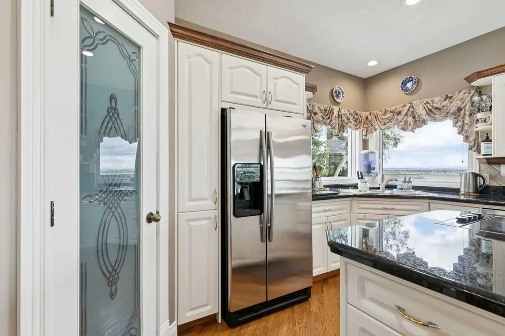 85 Mt Douglas Circle SE Calgary AB T2Z 3P3