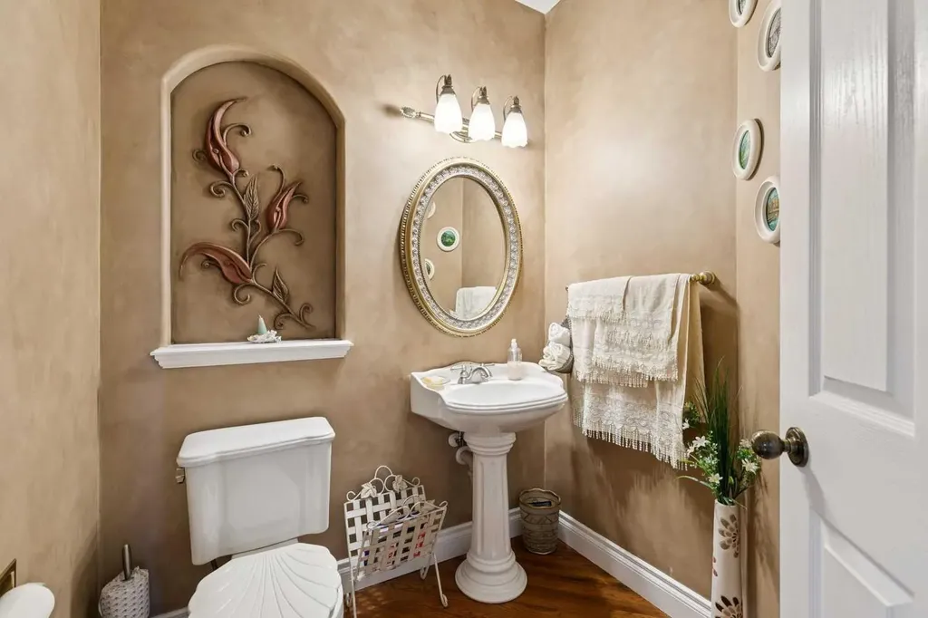 85 Mt Douglas Circle SE Calgary AB T2Z 3P3