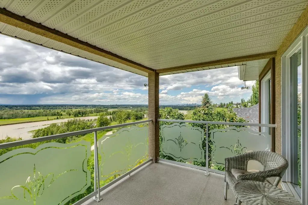 85 Mt Douglas Circle SE Calgary AB T2Z 3P3