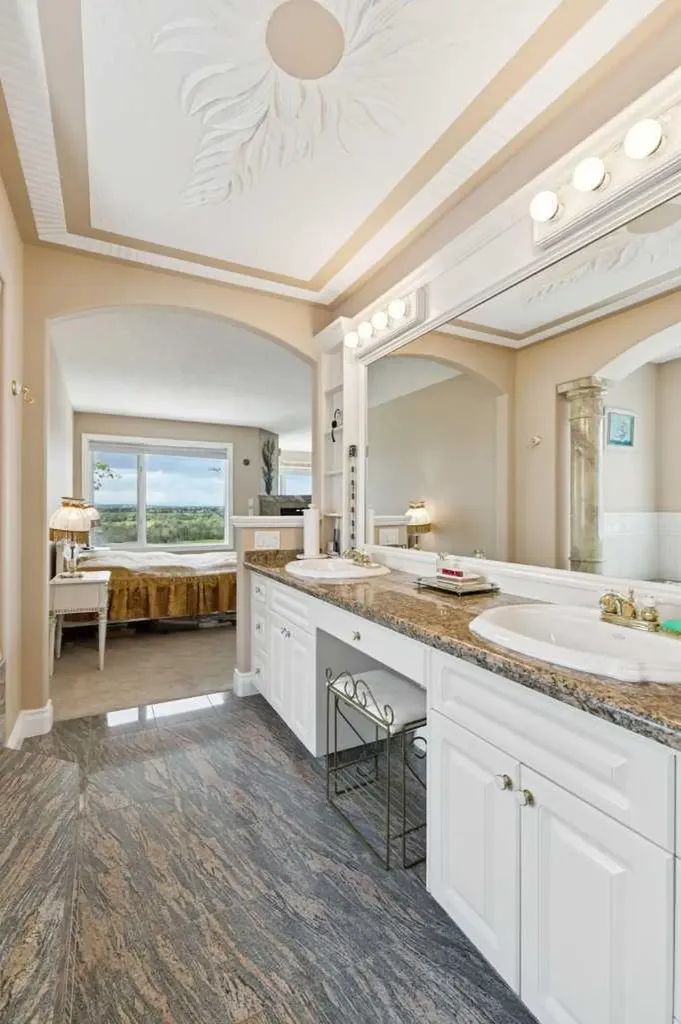 85 Mt Douglas Circle SE Calgary AB T2Z 3P3