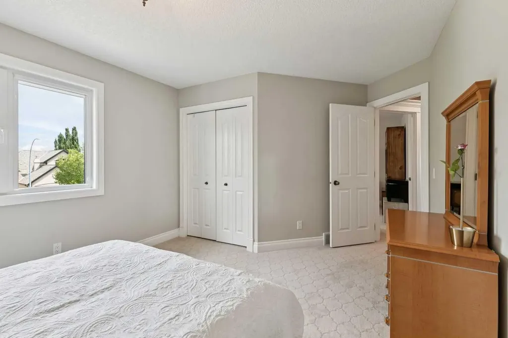 85 Mt Douglas Circle SE Calgary AB T2Z 3P3