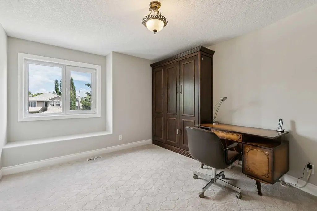 85 Mt Douglas Circle SE Calgary AB T2Z 3P3