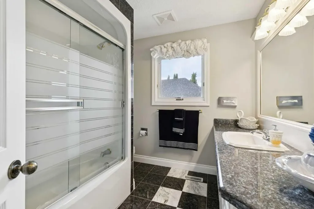 85 Mt Douglas Circle SE Calgary AB T2Z 3P3