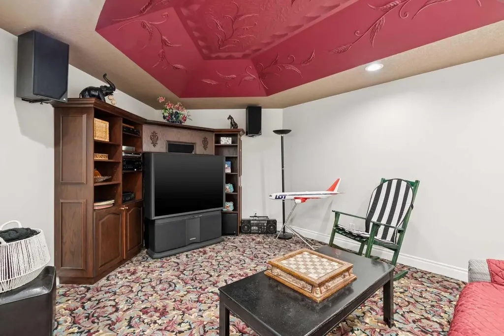 85 Mt Douglas Circle SE Calgary AB T2Z 3P3