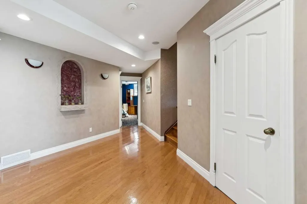 85 Mt Douglas Circle SE Calgary AB T2Z 3P3