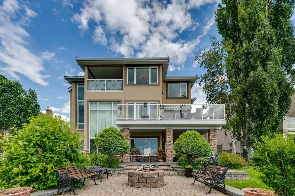 85 Mt Douglas Circle SE Calgary AB T2Z 3P3