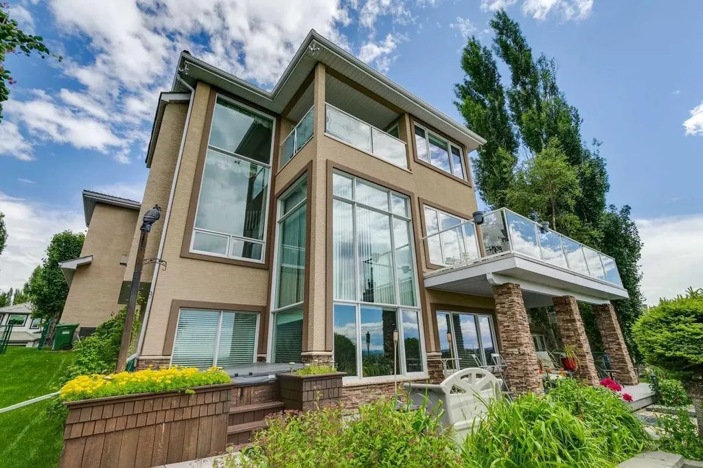 85 Mt Douglas Circle SE Calgary AB T2Z 3P3
