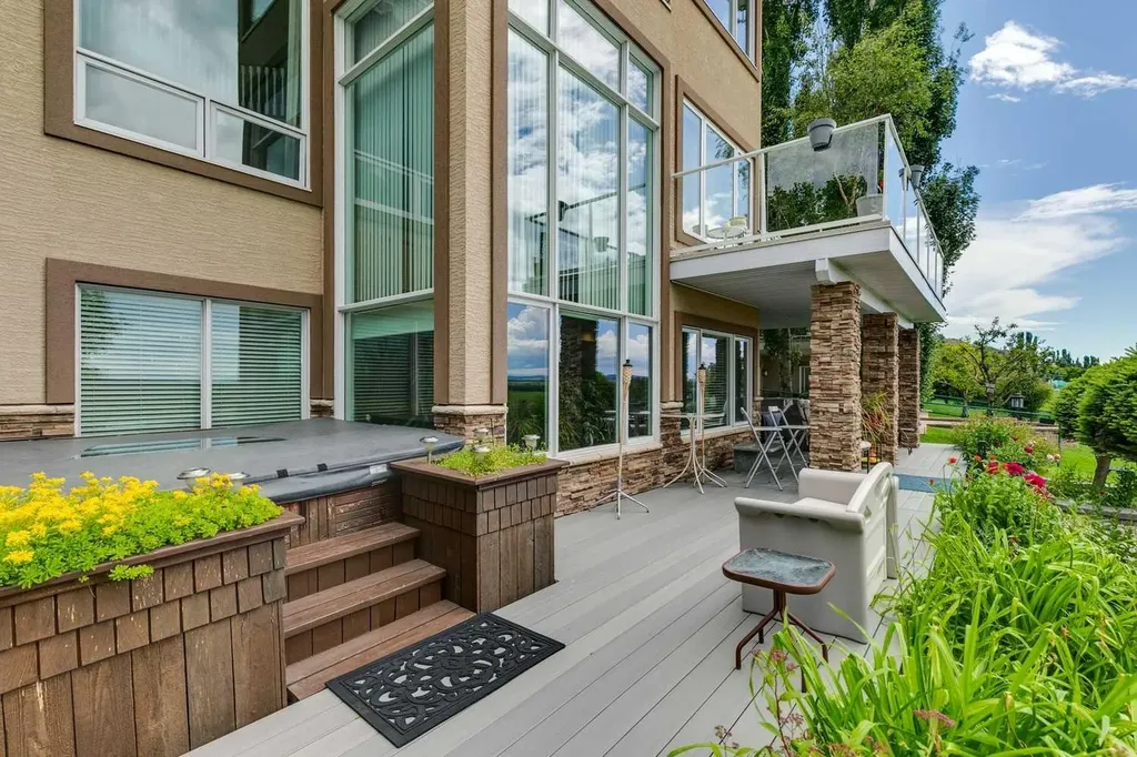 85 Mt Douglas Circle SE Calgary AB T2Z 3P3