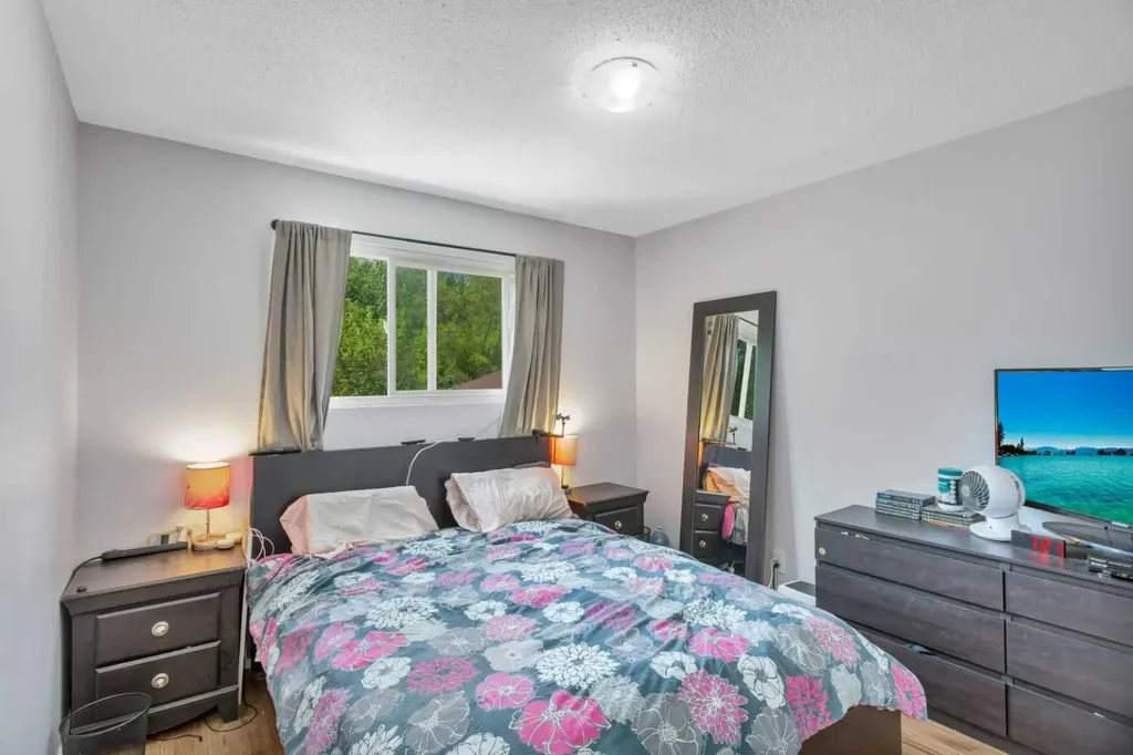 5912 61 Avenue Red Deer AB T4N 4W8