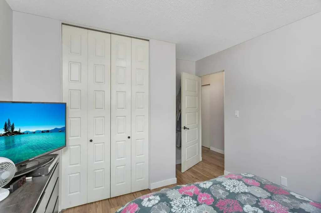 5912 61 Avenue Red Deer AB T4N 4W8