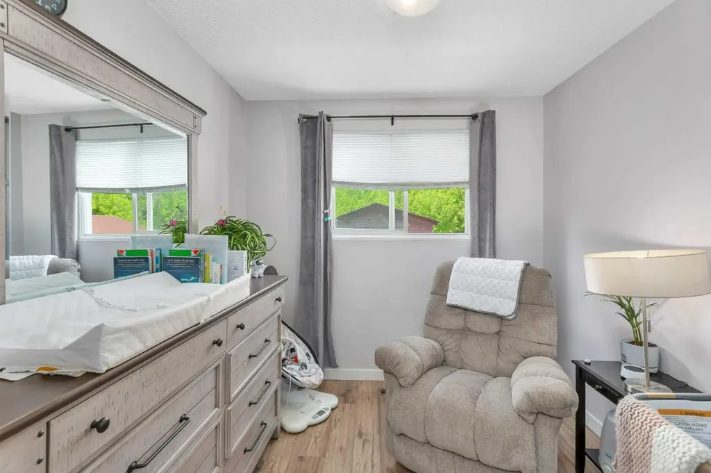 5912 61 Avenue Red Deer AB T4N 4W8