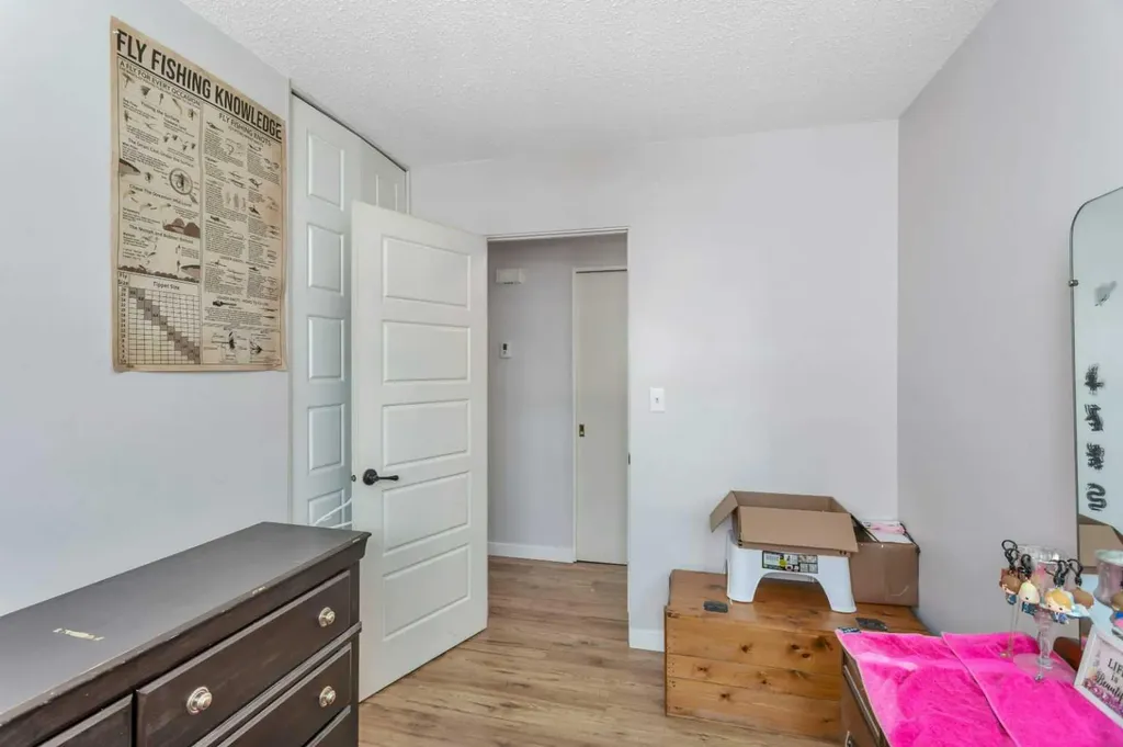 5912 61 Avenue Red Deer AB T4N 4W8