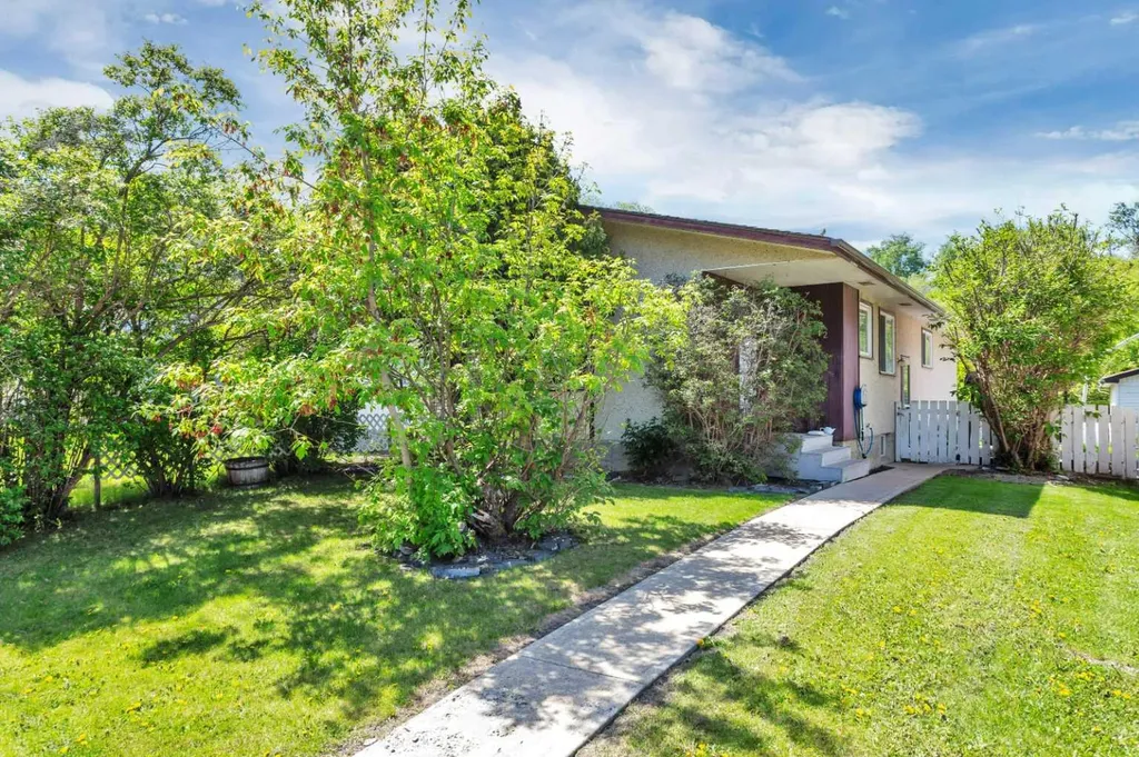 5912 61 Avenue Red Deer AB T4N 4W8