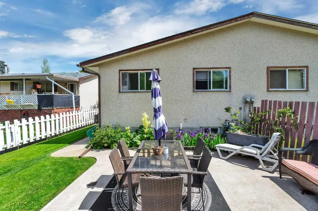 5912 61 Avenue Red Deer AB T4N 4W8