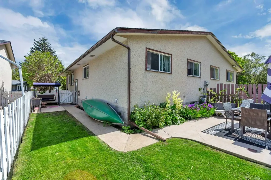 5912 61 Avenue Red Deer AB T4N 4W8