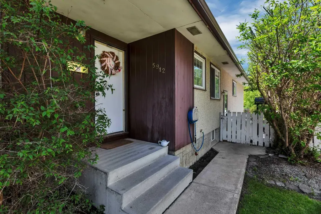 5912 61 Avenue Red Deer AB T4N 4W8
