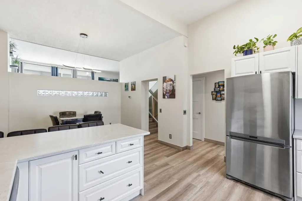 443 Brae Glen Crescent SW Calgary AB T2W1b6