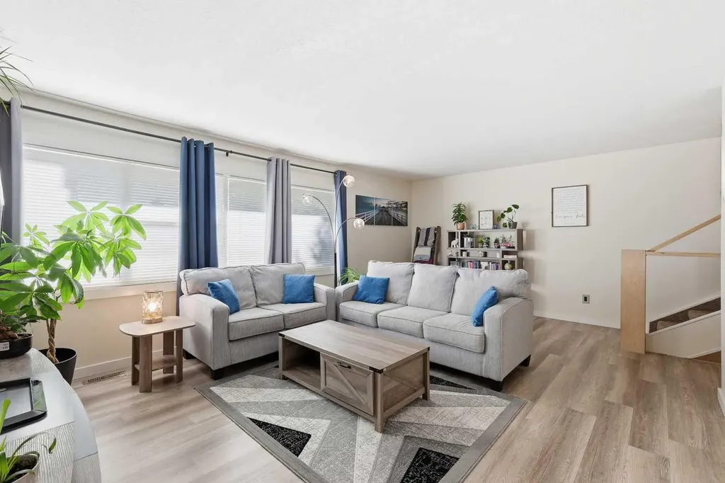 443 Brae Glen Crescent SW Calgary AB T2W1b6
