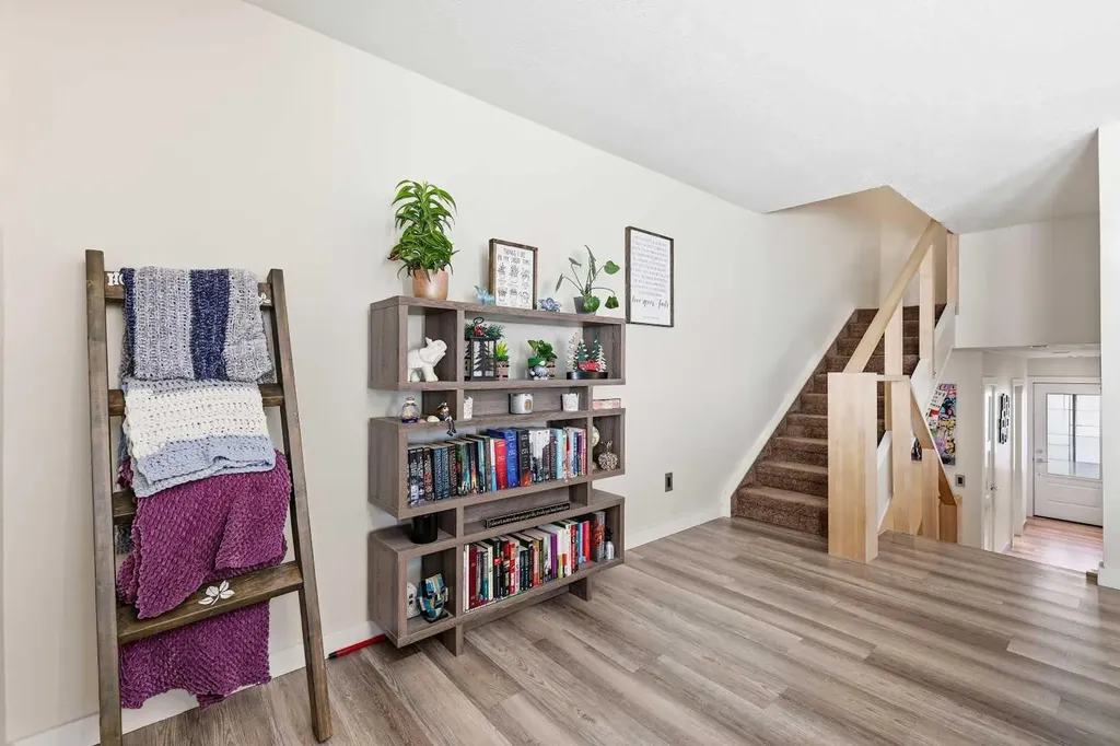 443 Brae Glen Crescent SW Calgary AB T2W1b6