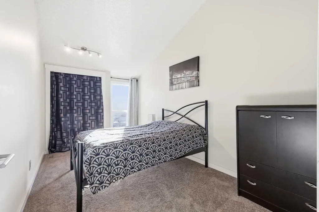443 Brae Glen Crescent SW Calgary AB T2W1b6