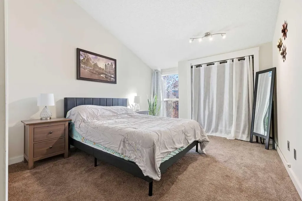 443 Brae Glen Crescent SW Calgary AB T2W1b6