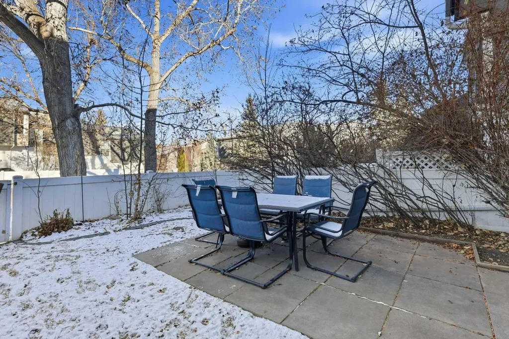 443 Brae Glen Crescent SW Calgary AB T2W1b6