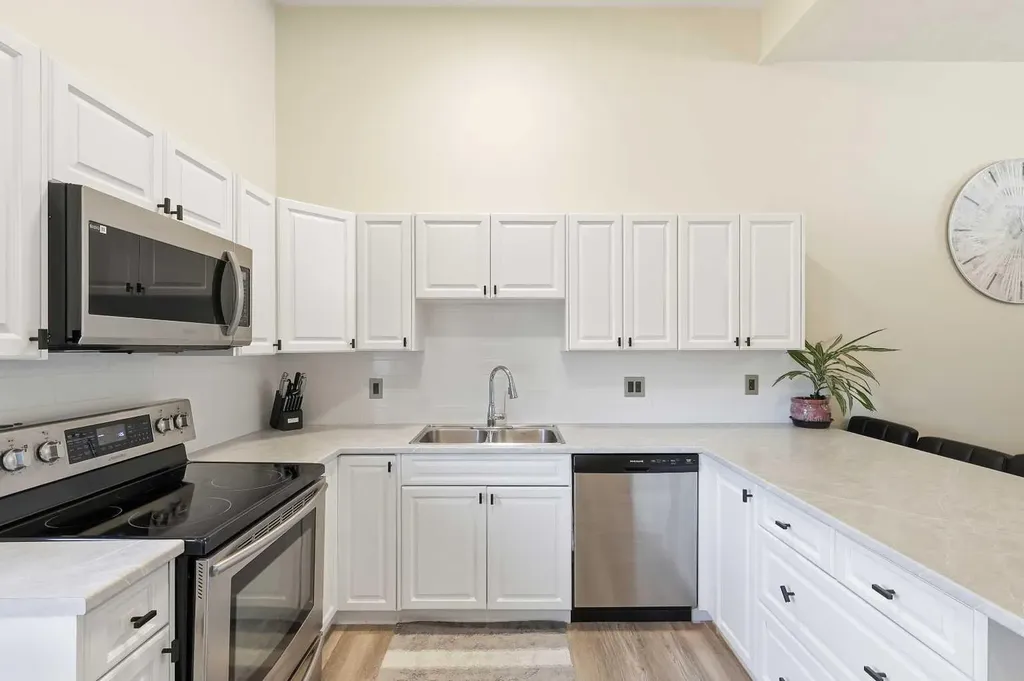 443 Brae Glen Crescent SW Calgary AB T2W1b6