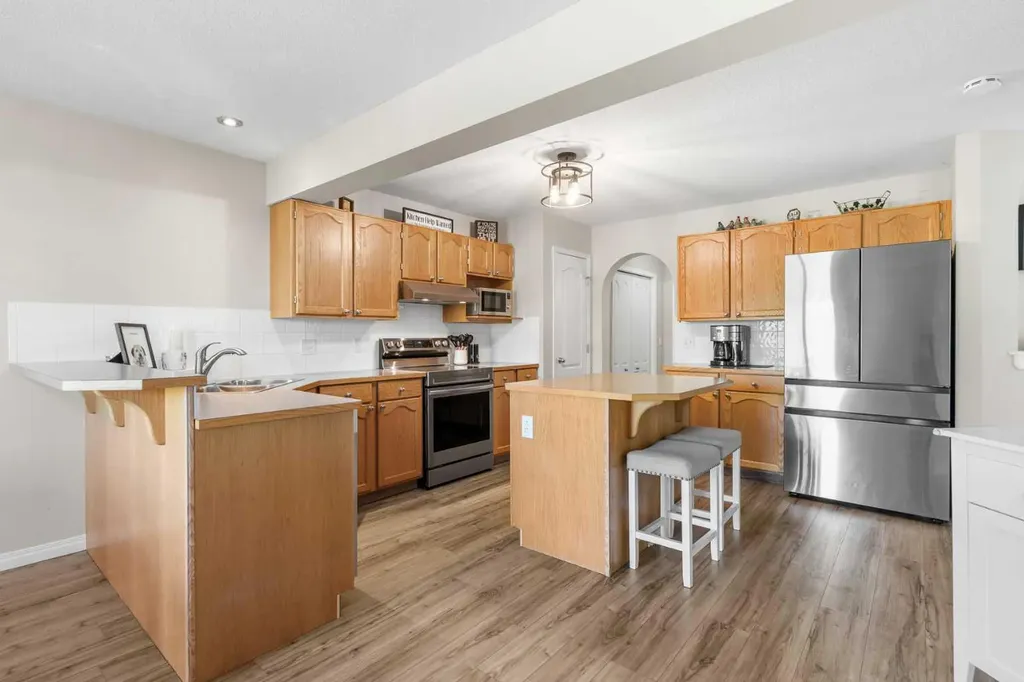 71 Royal Birch Manor NW Calgary AB T3G5J8