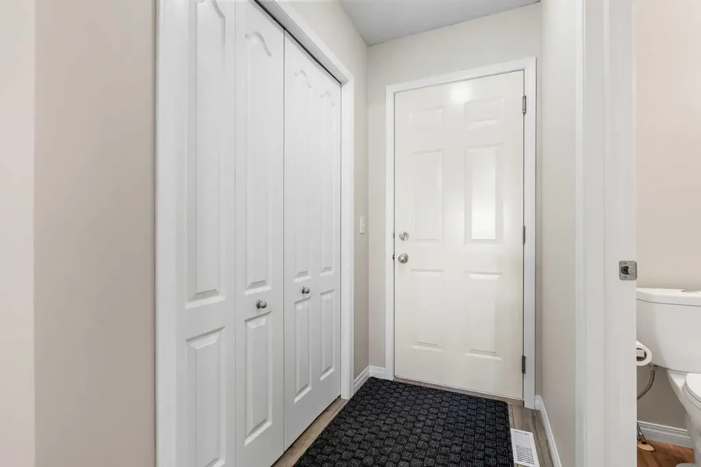 71 Royal Birch Manor NW Calgary AB T3G5J8