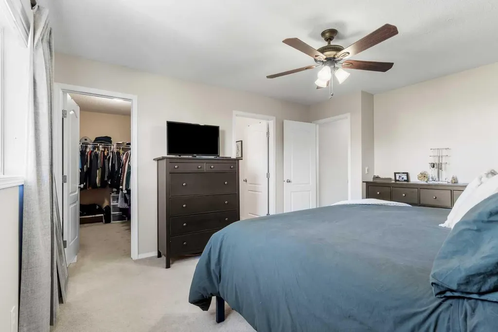 71 Royal Birch Manor NW Calgary AB T3G5J8