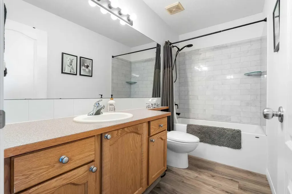 71 Royal Birch Manor NW Calgary AB T3G5J8