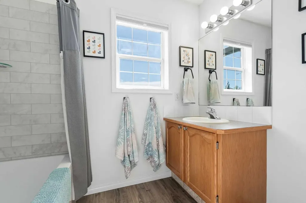 71 Royal Birch Manor NW Calgary AB T3G5J8