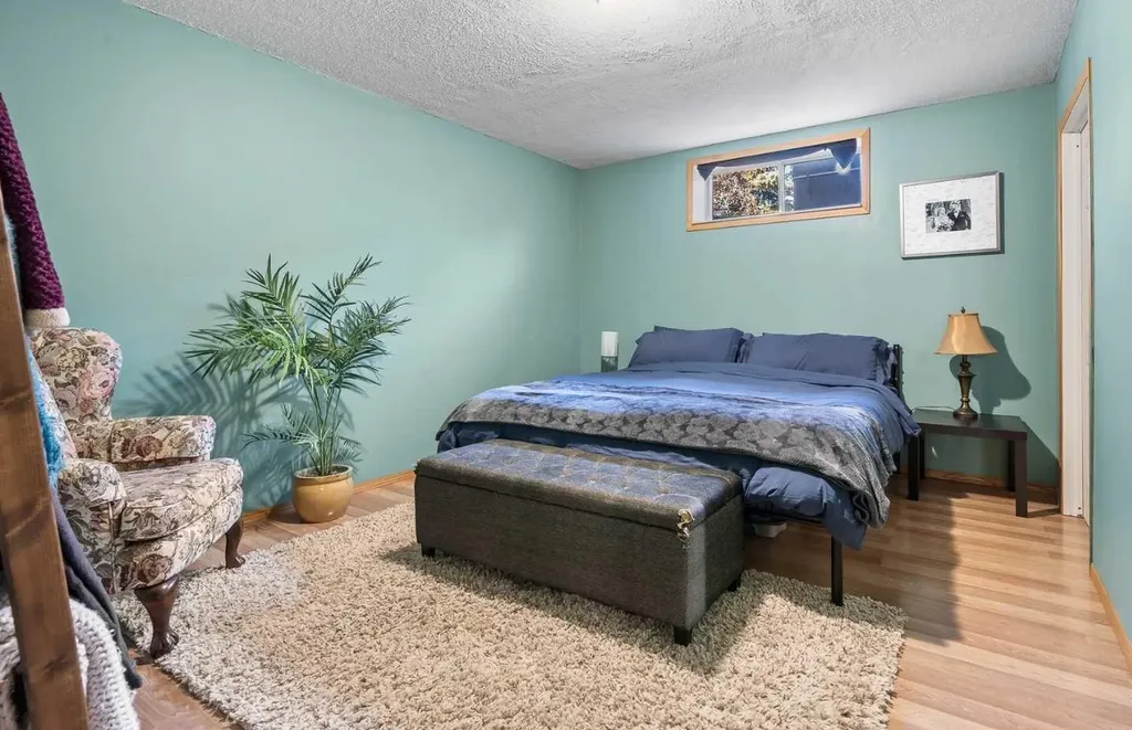 71 Royal Birch Manor NW Calgary AB T3G5J8