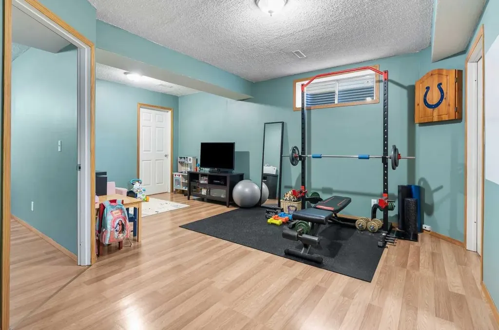 71 Royal Birch Manor NW Calgary AB T3G5J8