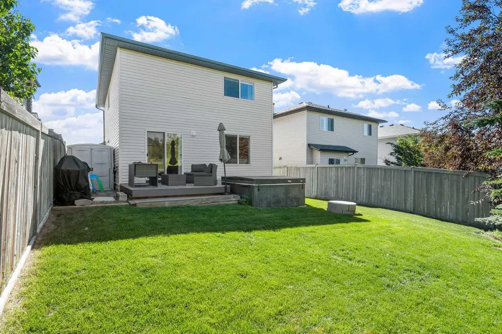 71 Royal Birch Manor NW Calgary AB T3G5J8