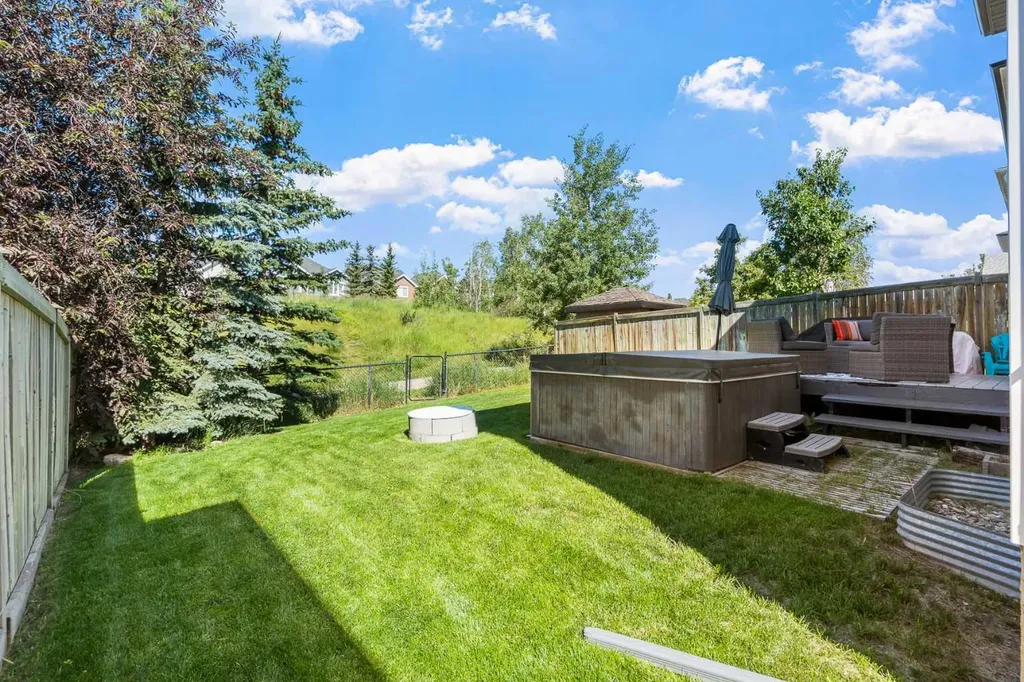 71 Royal Birch Manor NW Calgary AB T3G5J8
