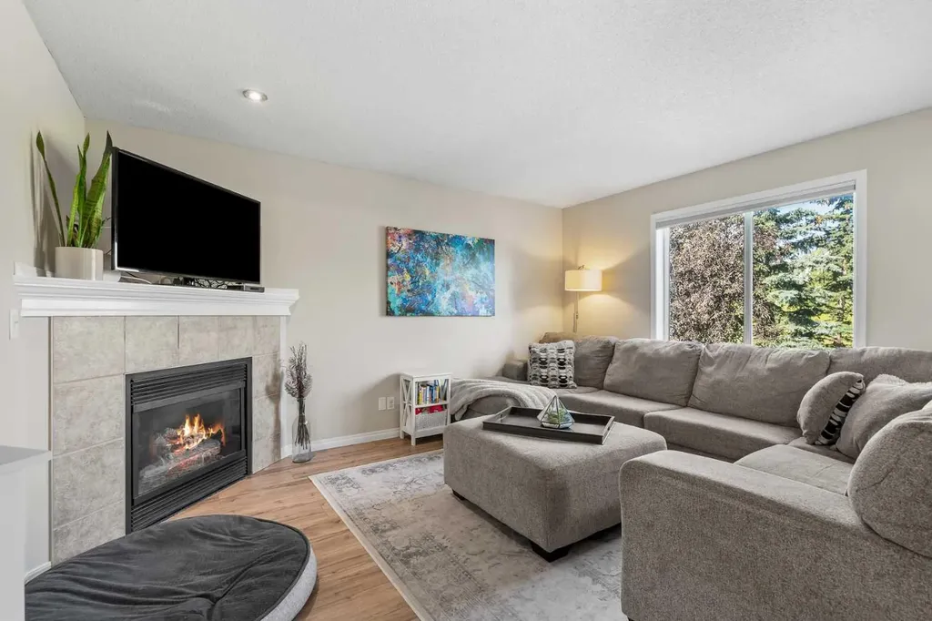 71 Royal Birch Manor NW Calgary AB T3G5J8