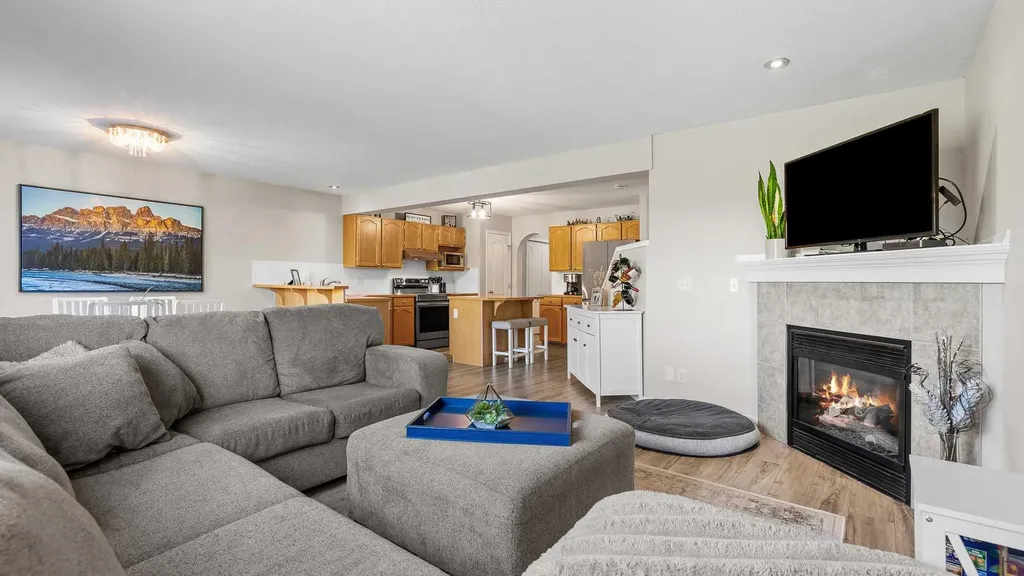 71 Royal Birch Manor NW Calgary AB T3G5J8