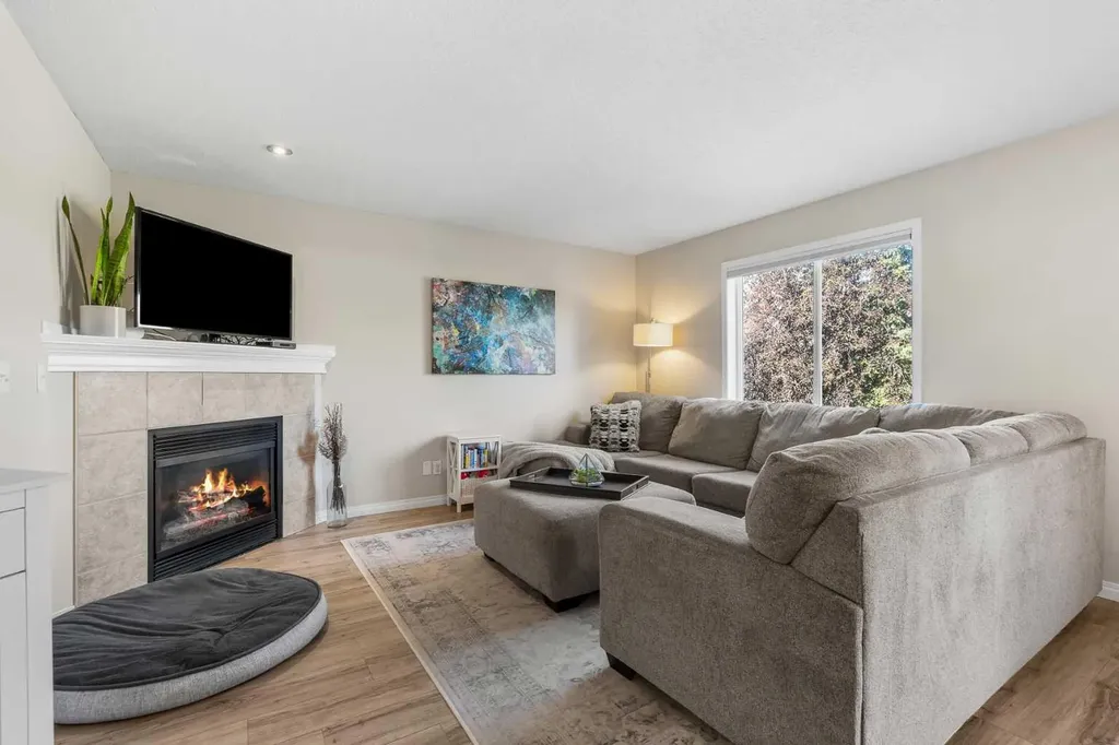 71 Royal Birch Manor NW Calgary AB T3G5J8