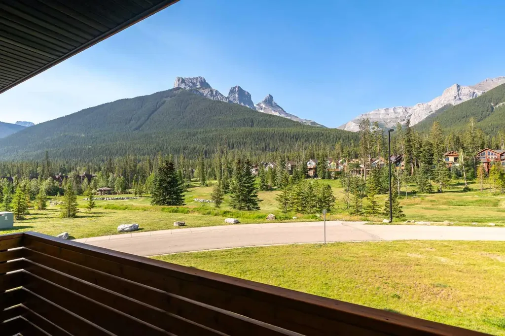 407 Riva Place Canmore AB T1W 3L4