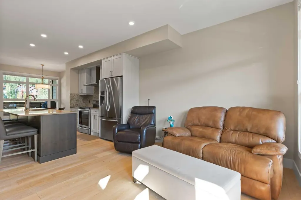 407 Riva Place Canmore AB T1W 3L4