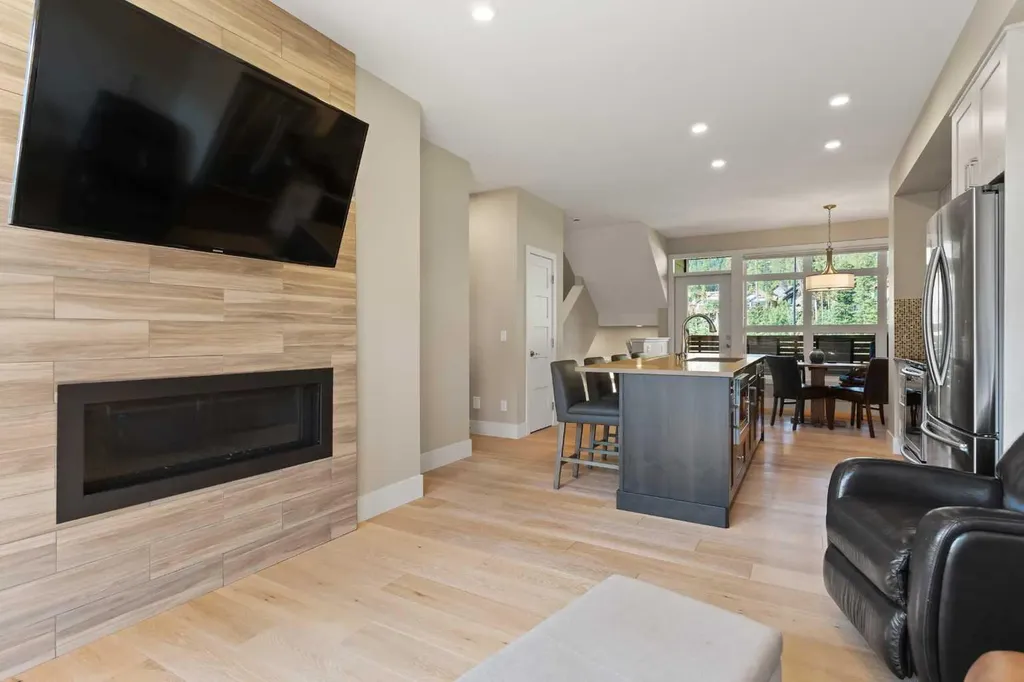 407 Riva Place Canmore AB T1W 3L4