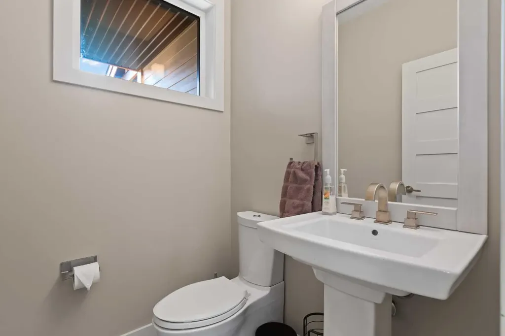 407 Riva Place Canmore AB T1W 3L4