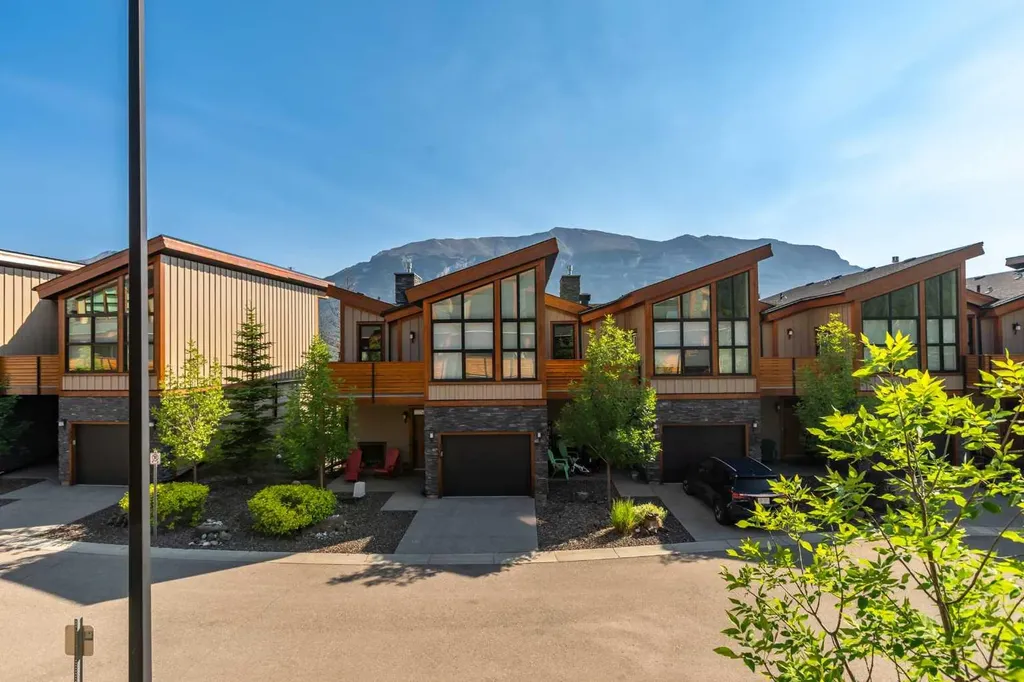 407 Riva Place Canmore AB T1W 3L4
