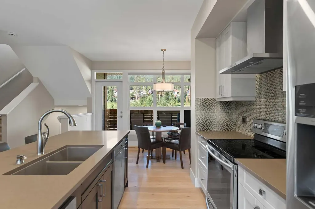 407 Riva Place Canmore AB T1W 3L4