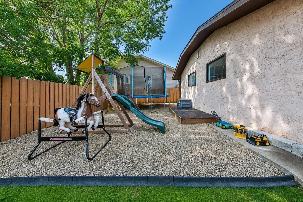 59 Northstar Drive Lacombe AB T4L 1R7