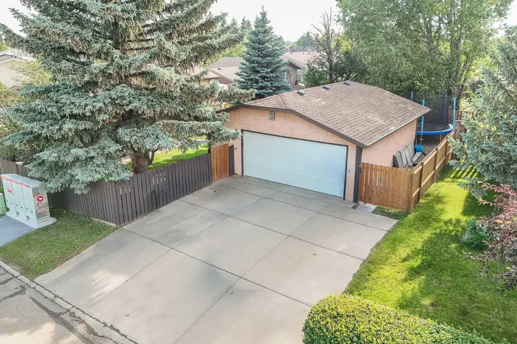 59 Northstar Drive Lacombe AB T4L 1R7