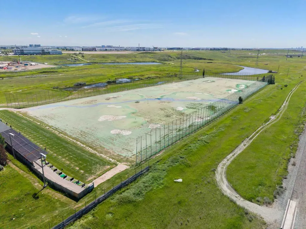 200 Harvest Hills Place NE Calgary AB T3K 2N3